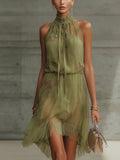 Vestido Corto de Chiffon con Flor Verde y Cintura Alta