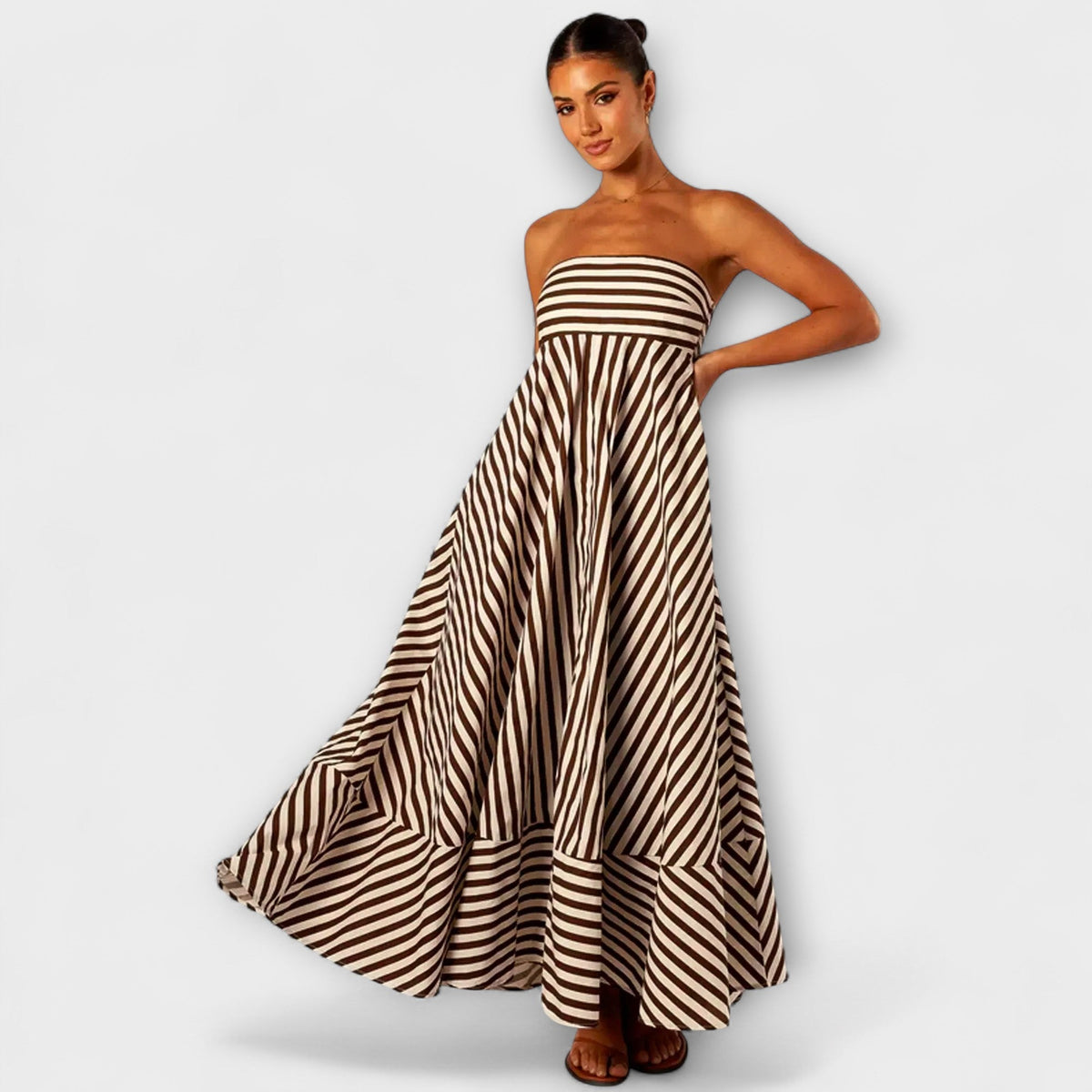 Vestido maxi Nocturnal Charm con volantes
