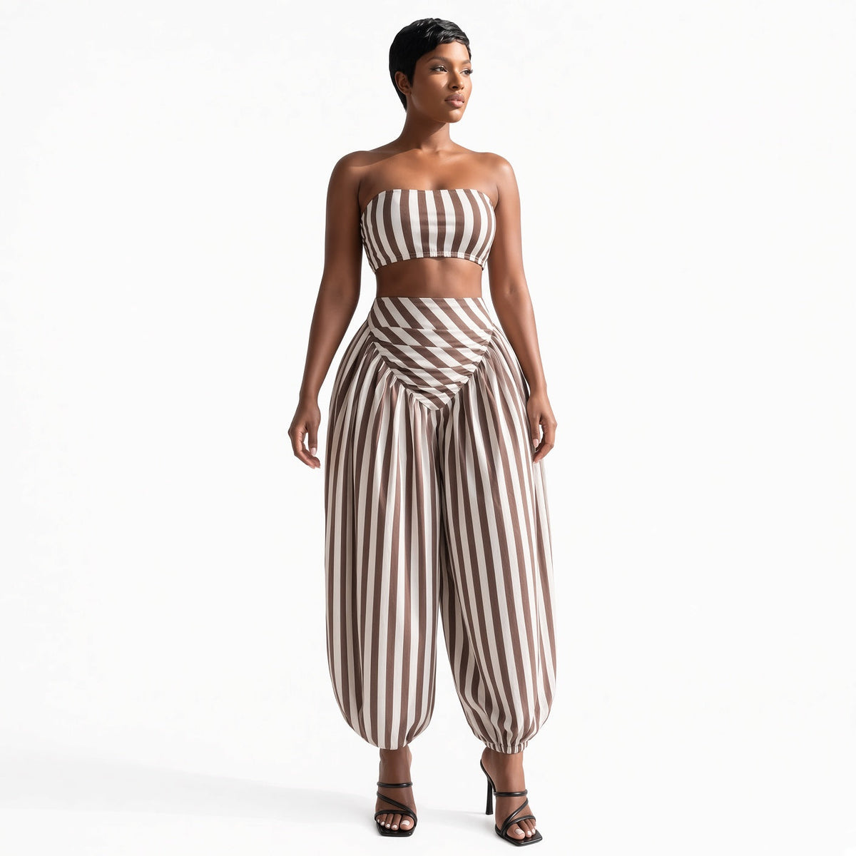 Conjunto bandeau de rayas con pantalón bombacho