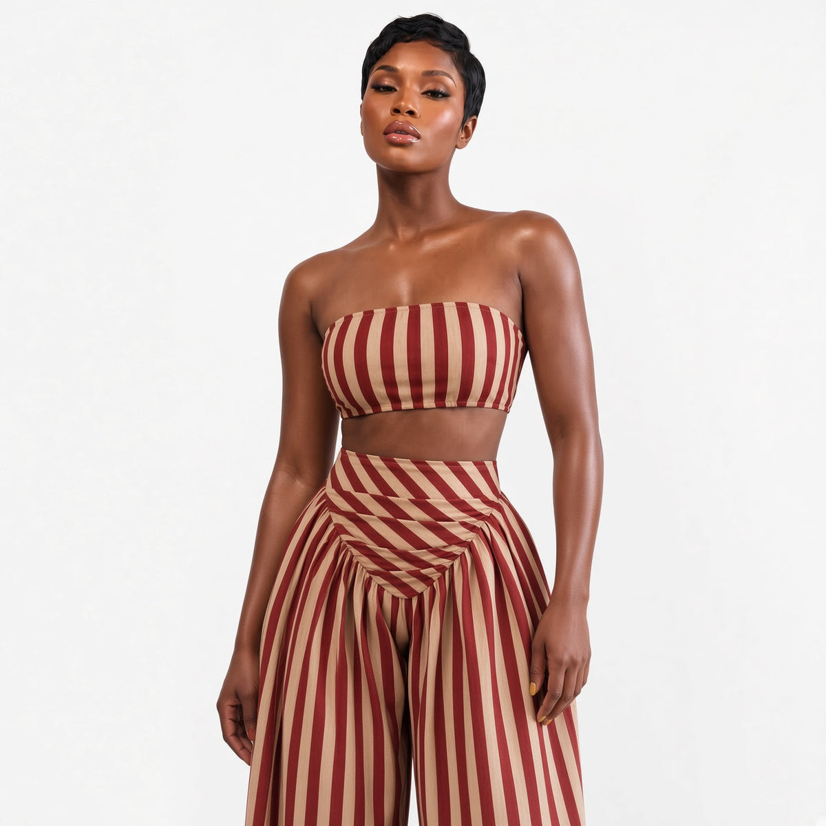 Conjunto bandeau de rayas con pantalón bombacho