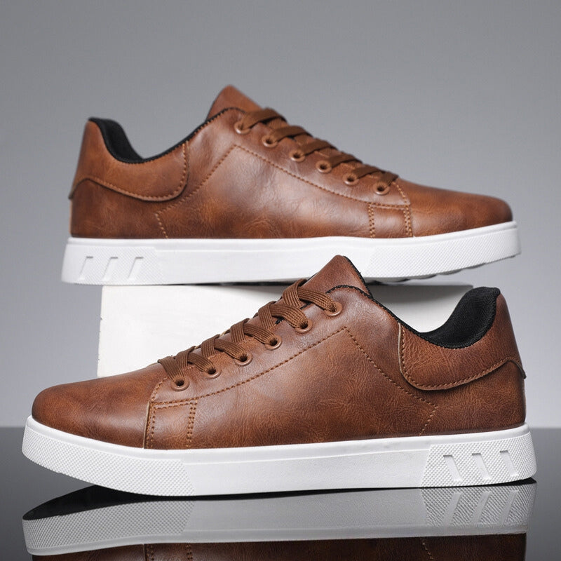 BERLIN – Zapatillas de cuero