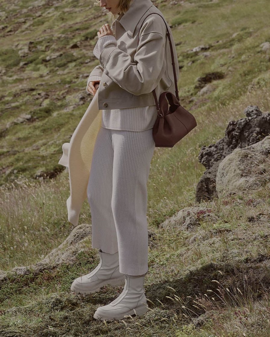Vega – Bolso de mano minimalista