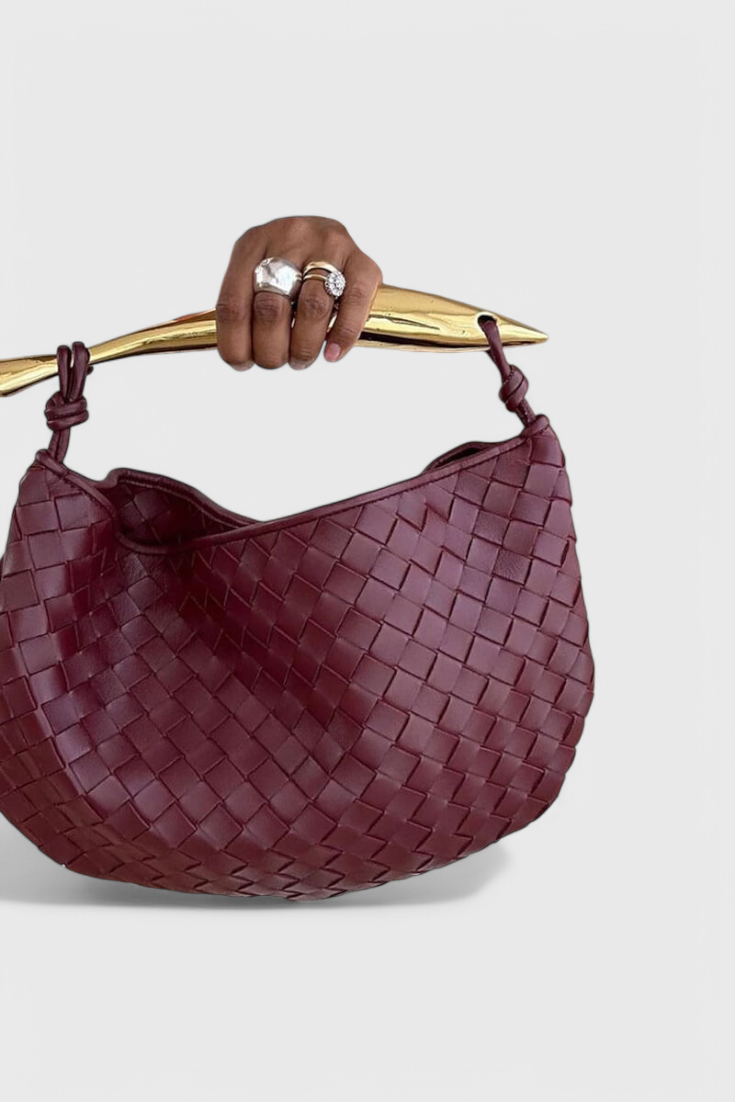 Bolso Trenzado Gerda con Asa Dorada