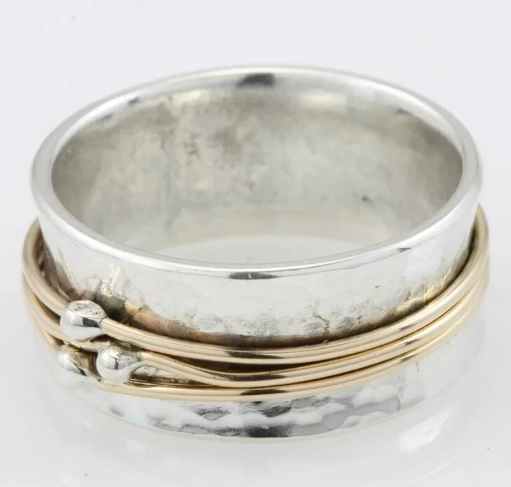 Anillo vintage de oro con circón