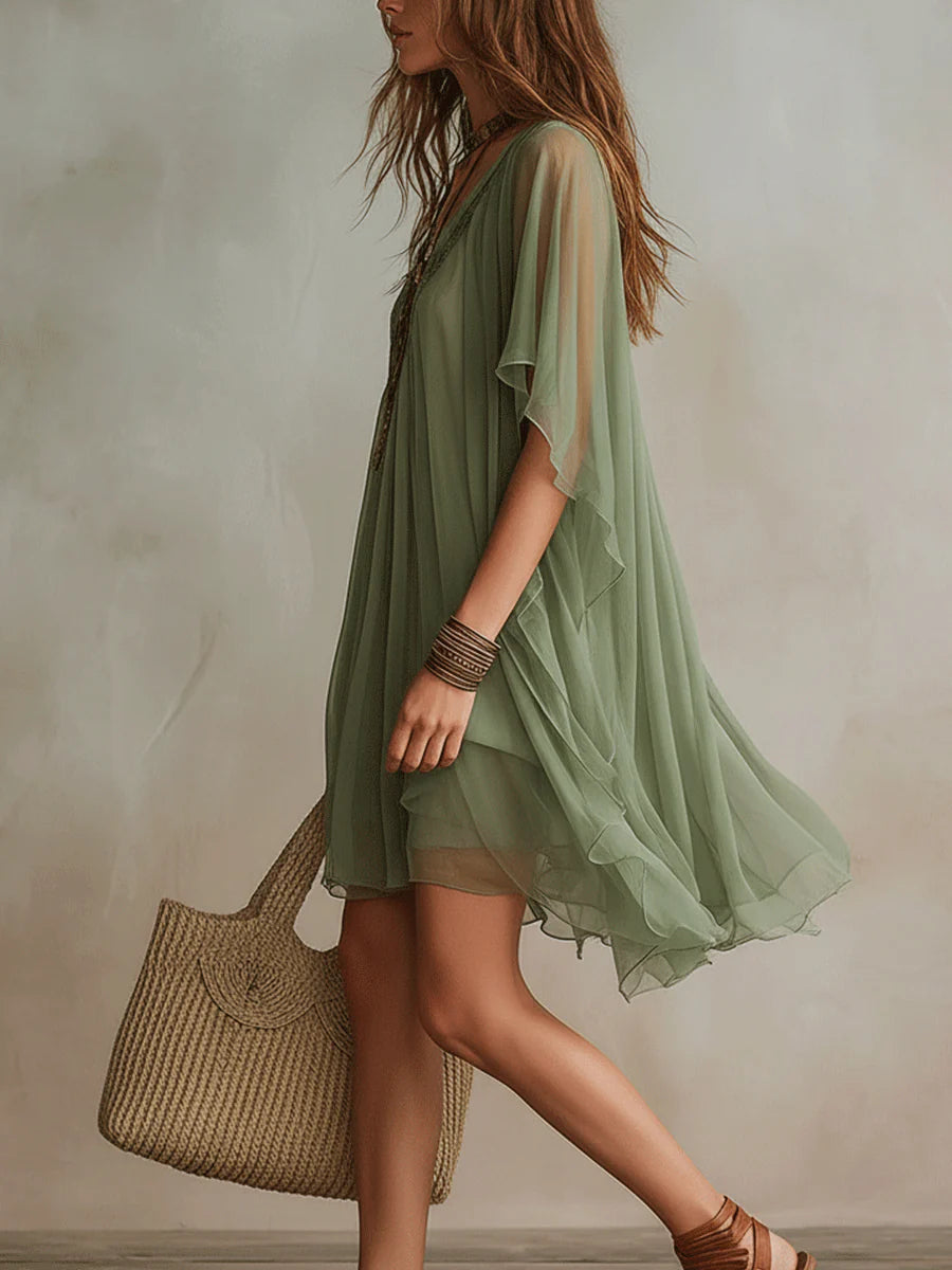 Vestido corto fluido en capas con escote en V verde