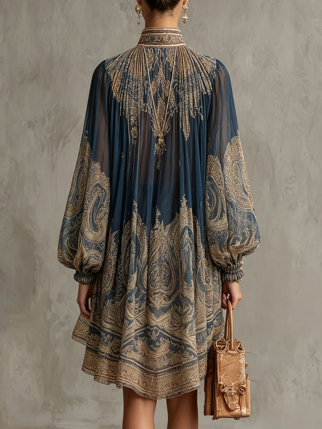 Vestido Corto con Estampado Barroco Azul Marino y Cuello Alto