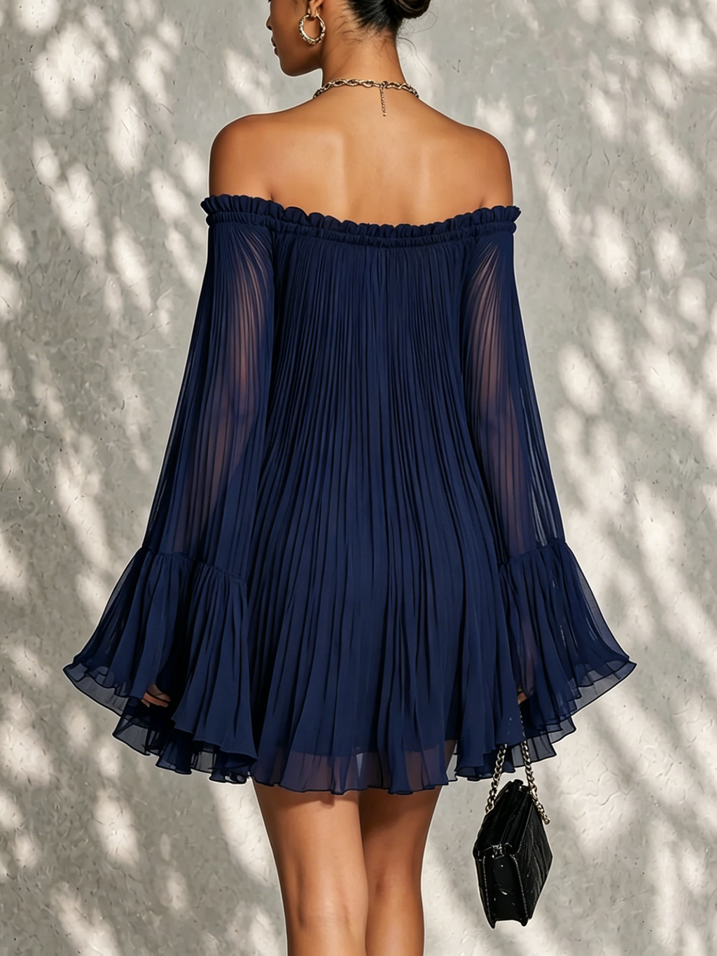 Vestido Corto de Manga Acampanada con Volantes y Hombros Descubiertos