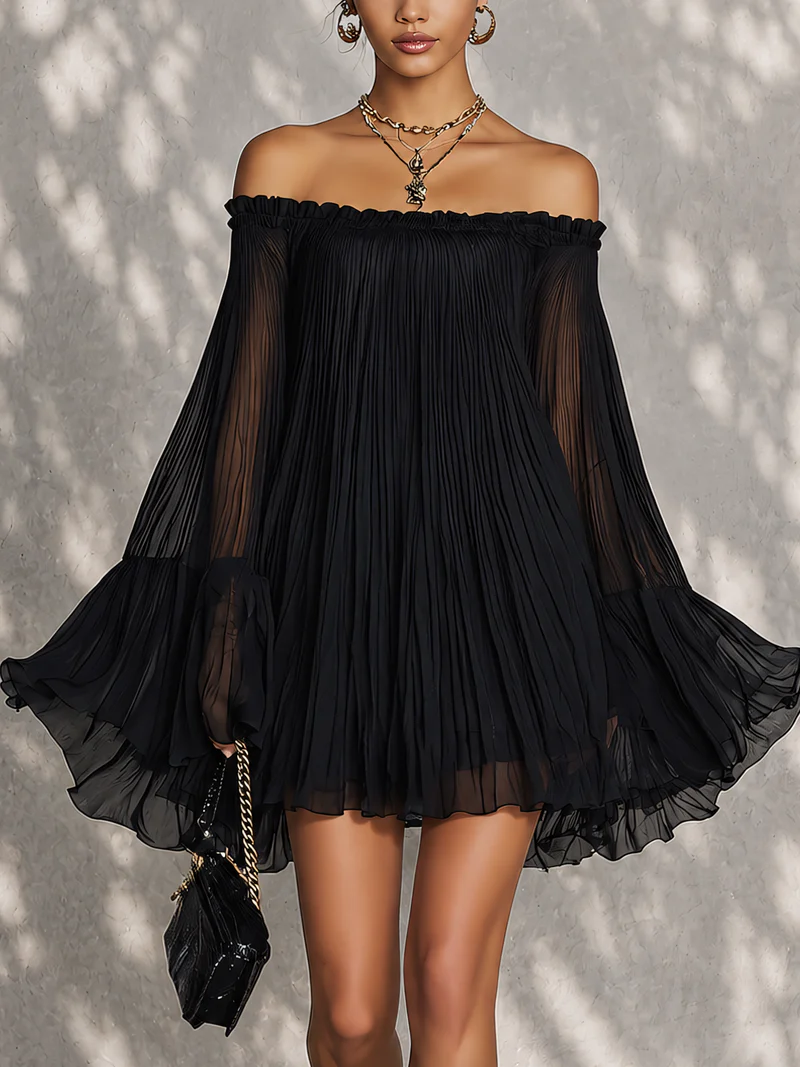 Vestido Corto Negro con Mangas de Campana y Volantes