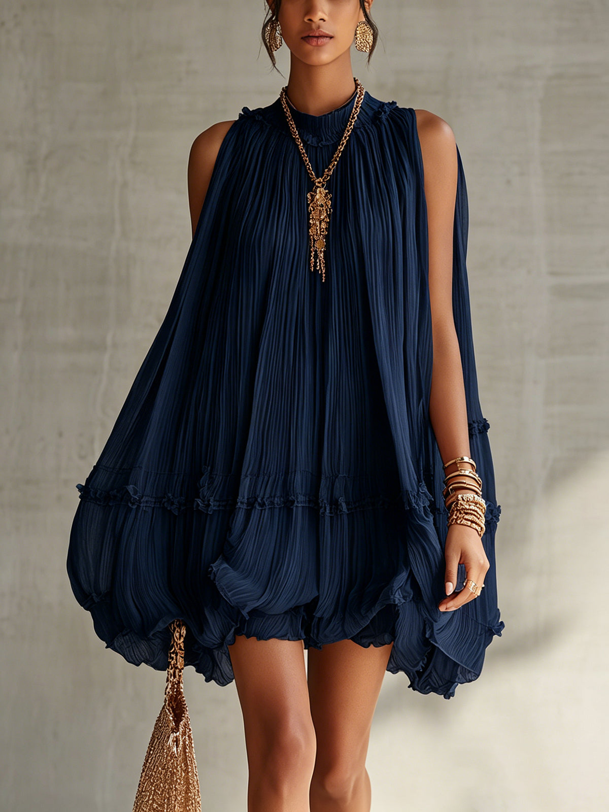 Vestido Corto De Volantes En Chiffon Con Cuello Halter Azul Marino