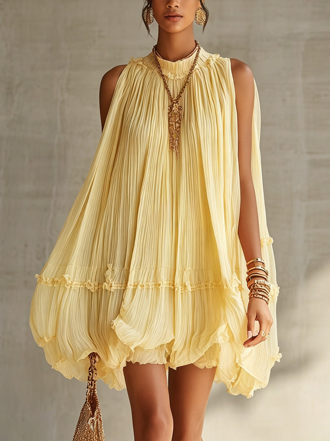 Vestido Corto de Volantes en Chiffon Amarillo con Escote Halter