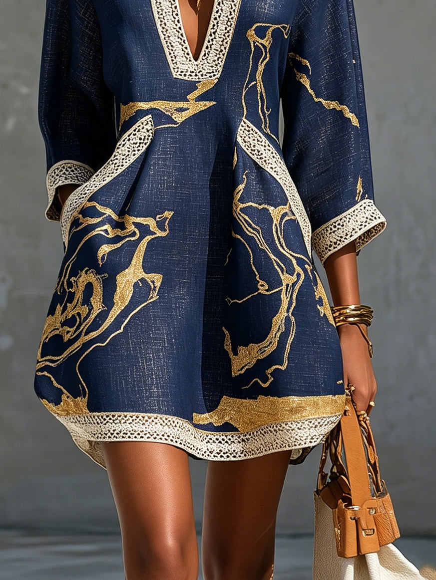 Vestido Corto en V con Estampado Oro Marina