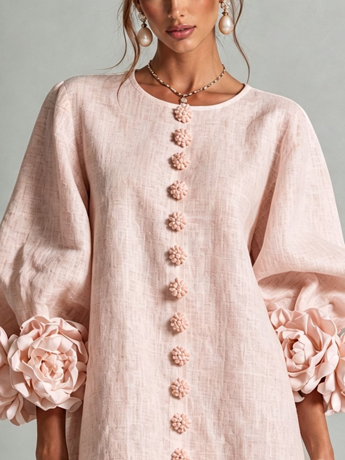 Vestido mini floral rosa con botones y mangas florales llamativas