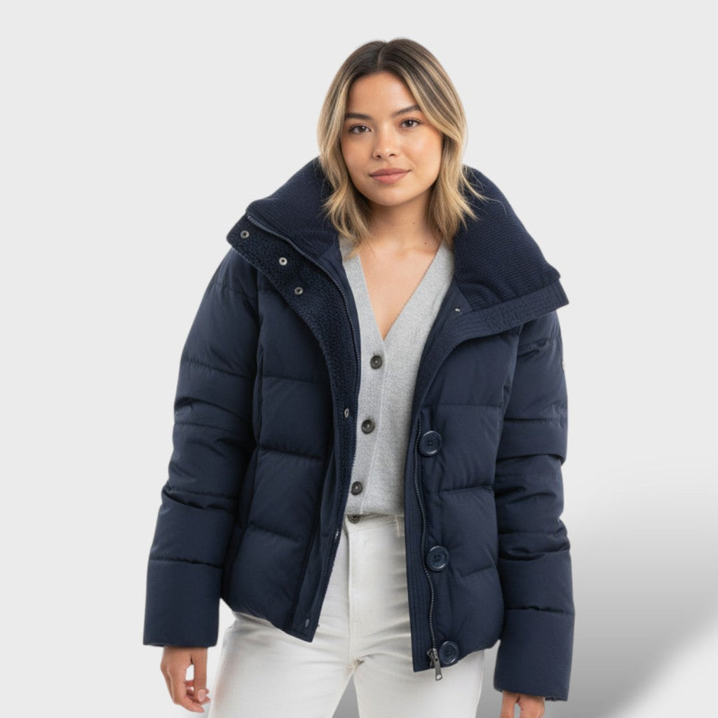 Chaqueta corta acolchada de plumón con cuello alto