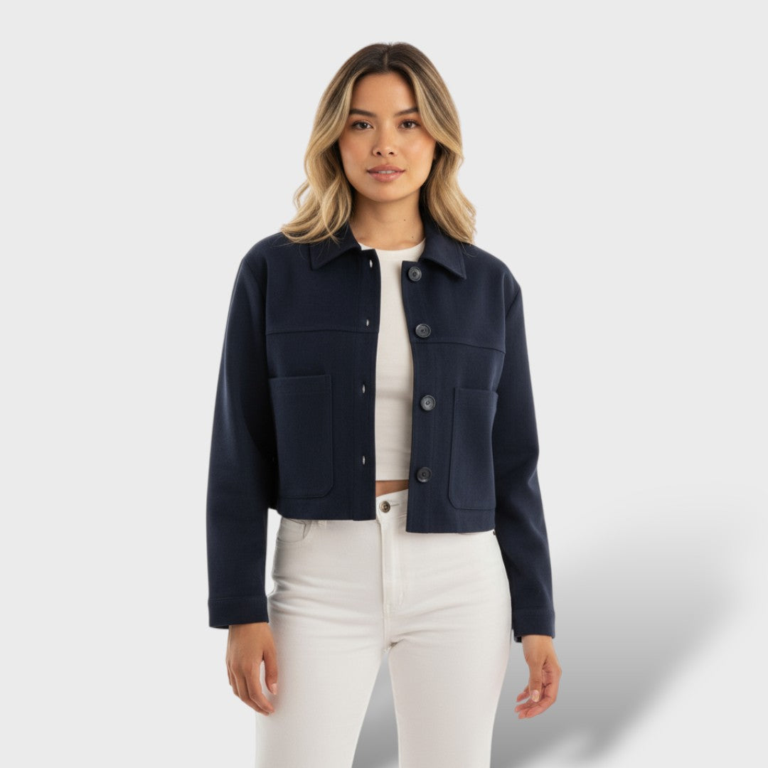 Chaqueta corta de antelina con bolsillos