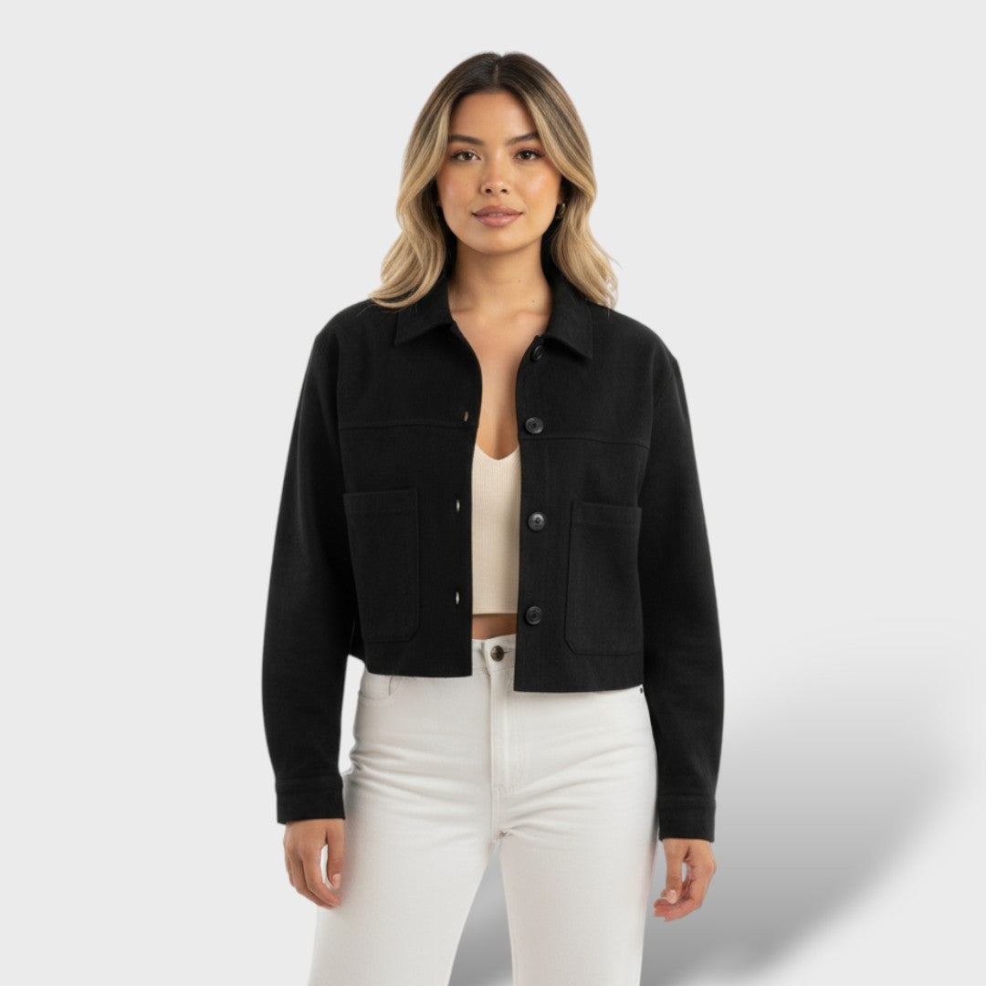 Chaqueta corta de antelina con bolsillos