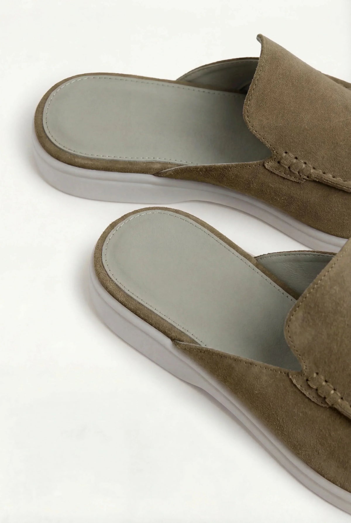 Mocasines náutico de ante verde oliva