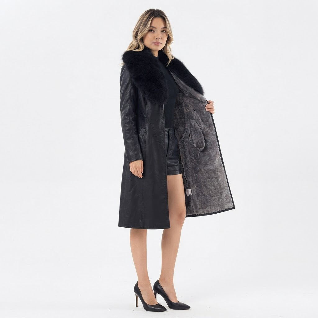 Chaqueta larga con cuello de piel