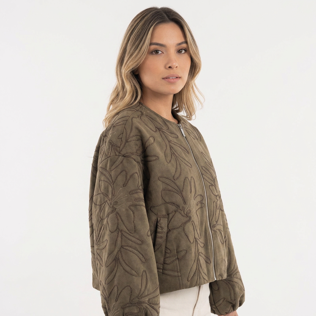 Chaqueta piloto de ante bordada