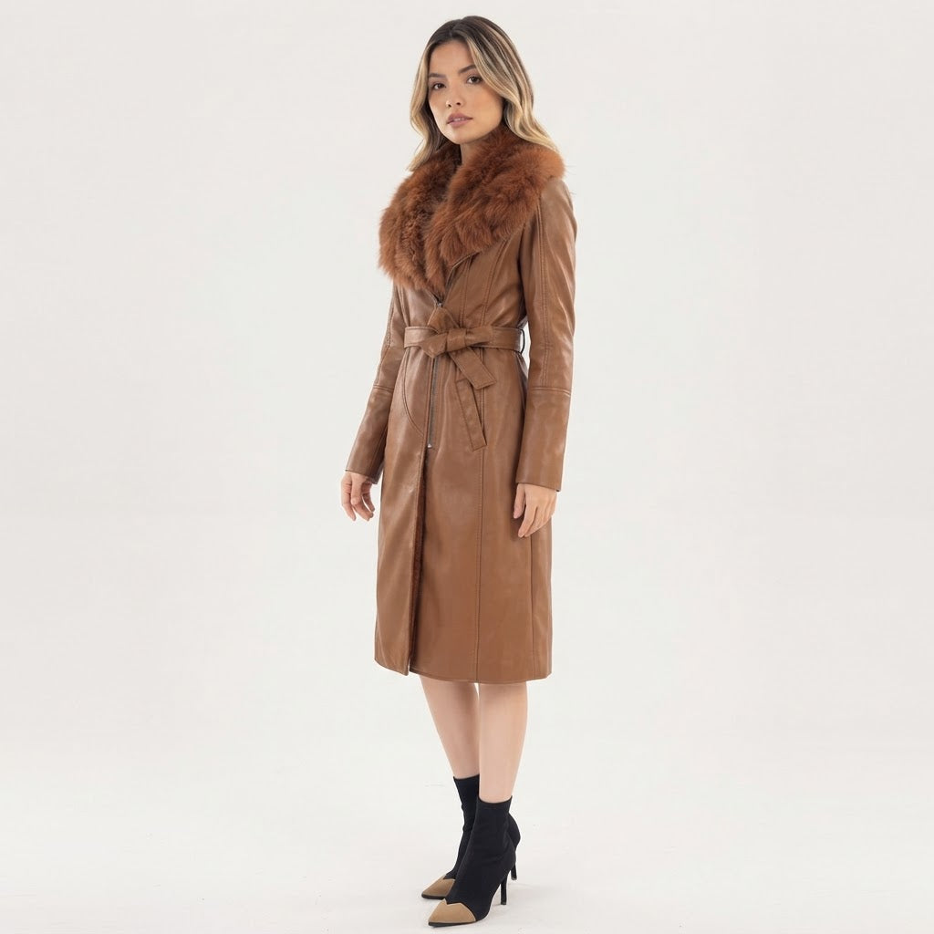 Chaqueta larga con cuello de piel